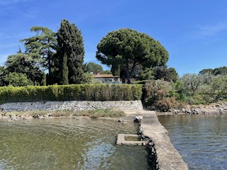 ISTRA, POMER - Košček raja s hišo in bazenom! Tik ob plaži!