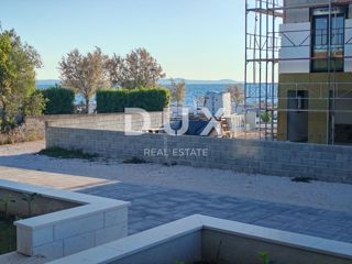 ZADAR, ZATON - Vrhunska novogradnja 30 metrov od plaže! S2
