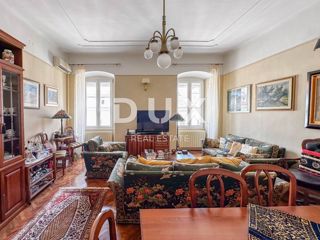 RIJEKA, CENTER - stanovanje, 4 spalnice + dnevna soba, 3. nadstropje, LUKSUZNO OPREMLJENO!