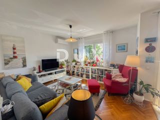 RIJEKA, VIŠKOVO - priložnost - stanovanje 58m2 z dvema spalnicama, dvema balkonoma v novejši hiši, mirna ulica blizu centra