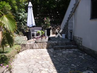 MESTO KRK - Apartma 126 m2 z razgledom in 200 m od morja
