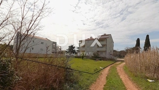 ISTRA, FAŽANA - Gradbeno zemljišče v bližini morja