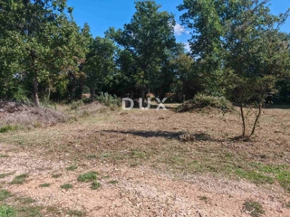 ISTRA, MUNTIĆ - Vikend parcela v bližini Pule