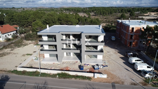 ŠIBENIK, SRIMA - Luksuzno stanovanje v novogradnji, 300 m od morja in plaže