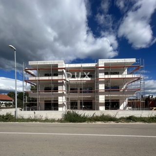 ŠIBENIK, SRIMA - Luksuzno stanovanje v novogradnji, 300 m od morja in plaže