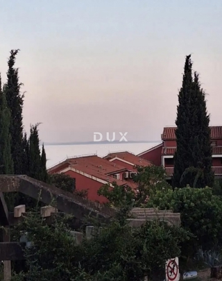 ISTRA, DUGA UVALA - Apartma s teraso in pogledom na morje