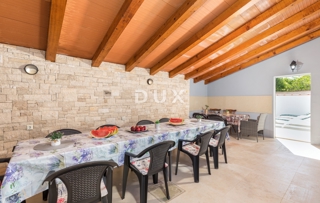 ISTRA, MEDULIN - Hiša s 3 stanovanjskimi enotami v bližini morja!