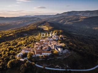 ISTRA, LUPOGLAV - kmetijsko zemljišče velikosti 100.000 m2 za razvoj različnih projektov, odlična investicijska priložnost