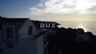 ROGOZNICA, STIVAŠNICA – Penthouse s fenomenalnim pogledom na morje