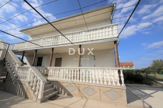 ZADAR, ZEMUNIK - PRILOŽNOST! Prenovljena družinska hiša