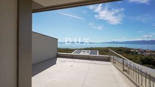 RIJEKA, KOSTRENA - ekskluzivno stanovanje z jacuzzijem - novogradnja s panoramskim pogledom na morje! PRILOŽNOST!