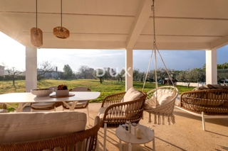 ISTRA, POREČ - Hiša s prostornim vrtom