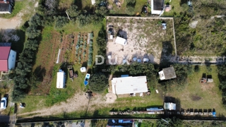 Zemljišče Sukošan, 881m2