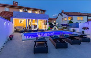 ISTRA, MARČANA - Novo obnovljena hiša z bazenom