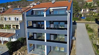 CRIKVENICA - Dvoetažni apartma, 101 m2, pogled na morje!