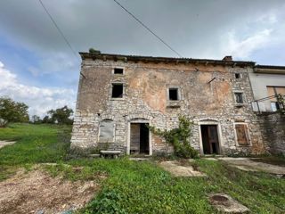 ISTRA, BARBAN - Posestvo z dvema objektoma za obnovo