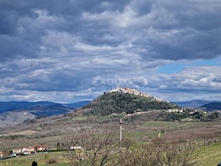 ISTRA, MOTOVUN - Zemljišče z impresivnim razgledom