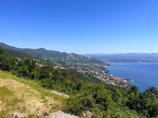 OPATIJA, LOVRAN - Prostorno zemljišče s pogledom na morje