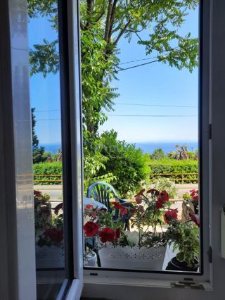 OPATIJA - etaža hiše razdeljena na dva apartmaja
