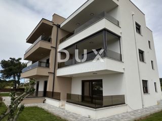 ZADAR, TURANJ - Apartma z vrtom blizu morja S1