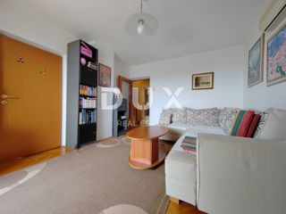 CRIKVENICA, HRUSTA - Apartma z 2 balkonoma