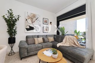 ZADAR, RTINA - opremljeno stanovanje z vrtom v bližini morja