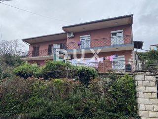 OPATIJA, CENTER - DVE POL-LOČENI HIŠI Z POGLEDOM NA MORJE IN 1.119 m2 VRTOM!!! PRILOŽNOST!!!
