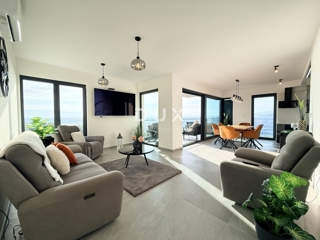 KLENOVICA - luksuzno stanovanje prva vrsta ob morju v novogradnji