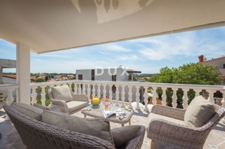 ISTRA, MEDULIN - Samostojna hiša s tremi stanovanjskimi enotami in bazenom!