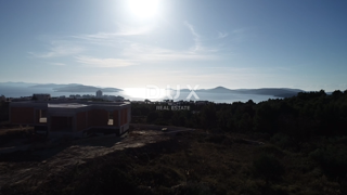 ŠIBENIK, VODICE – Atraktivno zemljišče s pogledom na morje