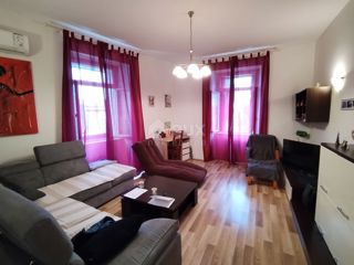 ISTRA, PULA - Prostorno stanovanje v centru mesta!