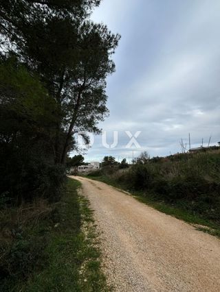 ISTRA, PULA - Zazidljivo zemljišče na ekskluzivni lokaciji! Možnost gradnje 16 stanovanj/hiš/hotelov!
