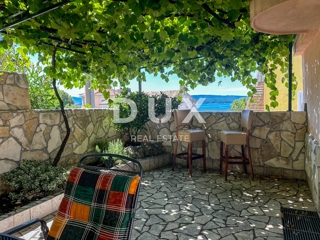 CRIKVENICA, DRAMALJ - hiša 115 m2 z dvema apartmajema v bližini morja, znižana cena, priložnost!!!