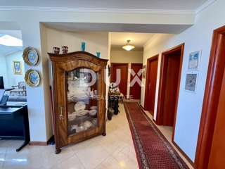 OPATIJA, VOLOSKO - REDKO! 115 m2 v stari vili s pogledom na morje