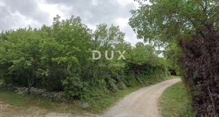 ISTRA, LABIN - Kmetijsko zemljišče 4.233 m² v bližini Labina - ravna parcela z dovozno cesto