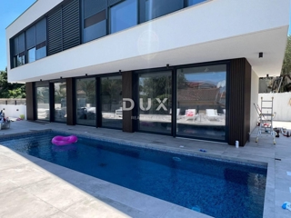 ISTRA, ROVINJSKO SELO - Čarobna vila z bazenom v bližini morja