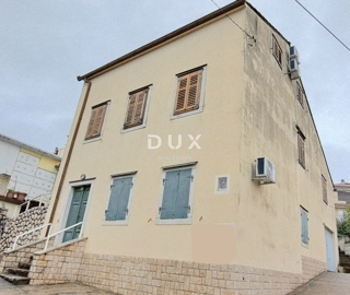 CRIKVENICA - kamnita hiša s pogledom na morje