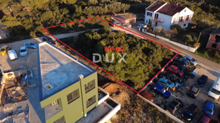 ZADAR, PLOČE - Gradbeno zemljišče s pogledom na morje za gradnjo objekta!