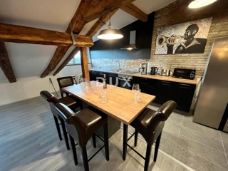 RIJEKA, CENTER - Prostorno in moderno opremljeno stanovanje s pogledom na morje na atraktivni lokaciji