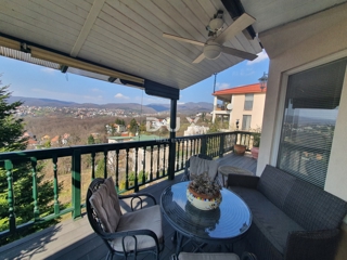 ZAGREB, VRHOVEC - ekskluzivna rezidenca in investicijska priložnost - dve hiši z bazenom in vrtom