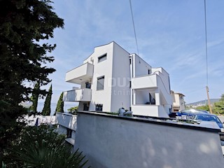 CRIKVENICA - Vila na odlični lokaciji!