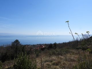 OPATIJA, LOVRAN - gradbeno zemljišče cca 4981 m2, cca 3500 m2 je stavbno + cca 1400 m2 zelenica za družinsko hišo / stanovanjski objekt - stanovanja