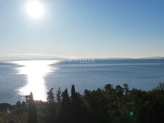 OPATIJA, VOLOSKO - zazidljiva parcela 640m2 Z ZAZD. Z DOVOLJENJEM!!! in pogled na morje za stanovanjski objekt - apartmaji/apartmaji/družinska hiša/vila/hiša za najem - počitnice z bazenom