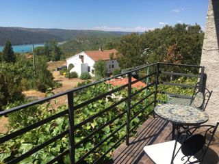 ISTRA, LABIN, OKOLICA - Hiša dvojček z dvema apartmajema in velikim vrtom, pogled na morje