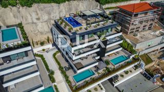 OPATIJA, CENTER - 143m2 ekskluzivno stanovanje v novi stavbi z zasebnim bazenom, panoramski pogled na morje