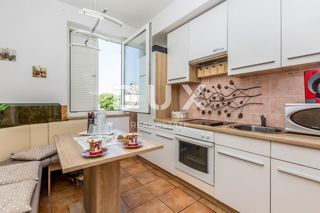 OTOK KRK, NJIVICE - Dva apartmaja s pogledom na morje