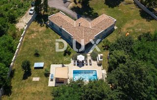ISTRA, KRŠAN - Hiša z bazenom na prostornem zemljišču in popolno zasebnostjo