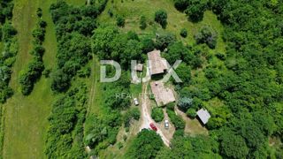 ISTRA, CEROVLJE, OKOLICA - Edinstvena priložnost na trgu! Osamljena vasica, velika 20 hektarjev