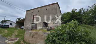 ISTRA, PAZIN, OKOLICA - Samostojna stavba za prenovo s pogledom na Učko