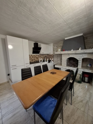 ISTRA, BALE - Enonadstropna hiša z velikim dvoriščem